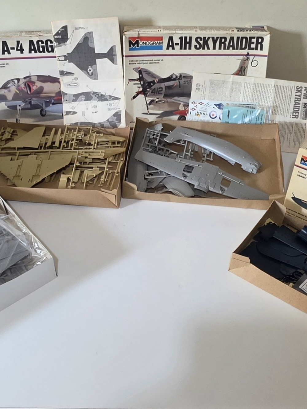 Monogram, Airplane Model Kit, bundle 4 boxes - Picture 4 of 8